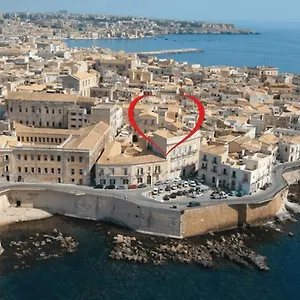 casa-nagale-ortigia-holidays.sicilyhotelsitaly.net/